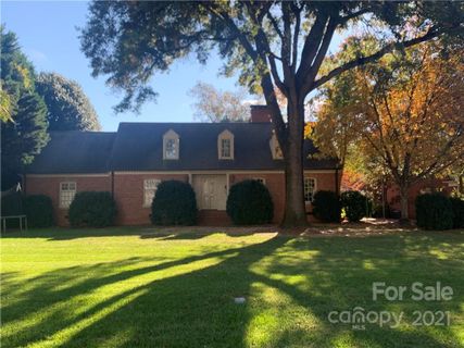 3219 Foxcroft Road