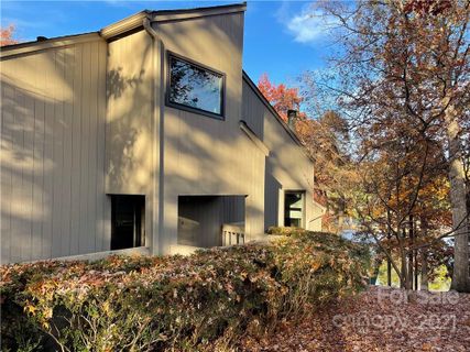 71 Ridgeport Road