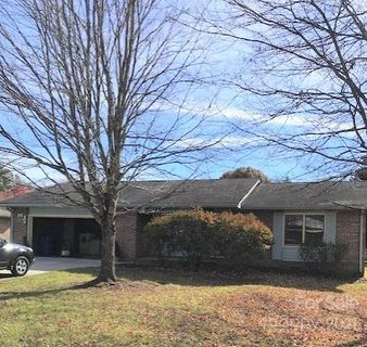 205 Resada Drive sold home in Deer Track, Brevard, NC