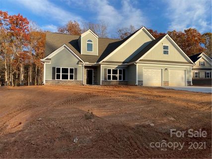 130 Holly Springs Loop