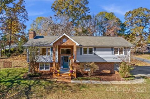1822 Rock Springs Circle