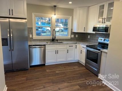 6646 Bunker Hill Circle