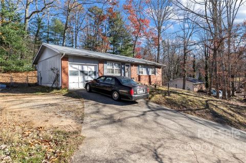 27 Evelake Drive