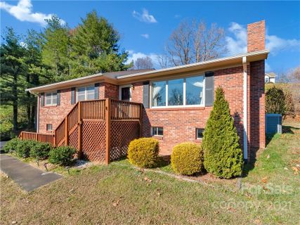 102 Elaine Drive sold home in Windy Heights, Canton, NC