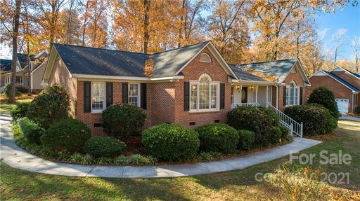 486 Riding Trail Road sold home in Pebble Creek, York, SC