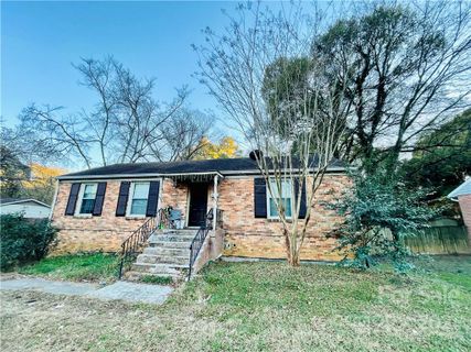 1224 Woodlawn Road