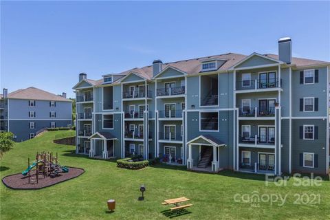 700 Vista Lake Drive 104