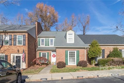 4352 Woodglen Lane