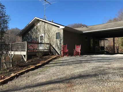133 Ambria Drive sold home in Mountain Ridges Estates, Waynesville, NC