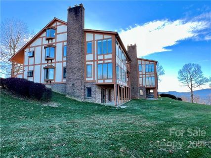1006 Fleetwood Plaza sold home in Fleetwood Plaza, Laurel Park, NC