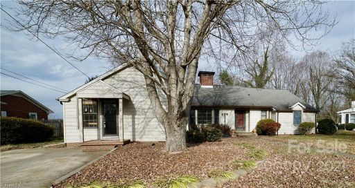 325 Hillcrest Drive sold home in Forest Hills, Wilkesboro, NC