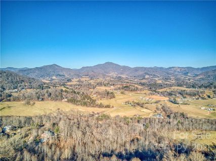 00 Red Tail Drive sold home in Hawk Mountain, Waynesville, NC