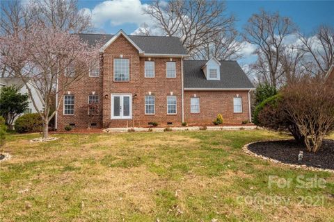1534 20th Avenue Place sold home in Hidden Oaks, Hickory, NC