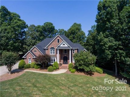 1024 Spyglass Lane