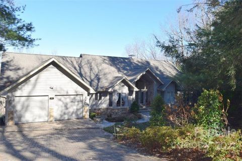 212 Greenleaf Drive