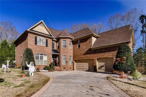 9518 Innishmoor Court