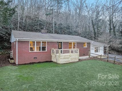 121 Fairway Drive