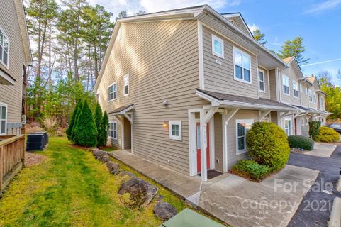 123 Foxden Drive 101 sold home in Fox Glen Condominium, Fletcher, NC