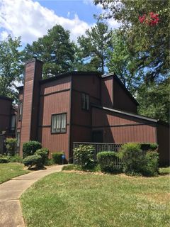 5318 Farm Pond Lane