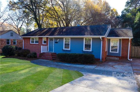 1218 E Woodlawn Road