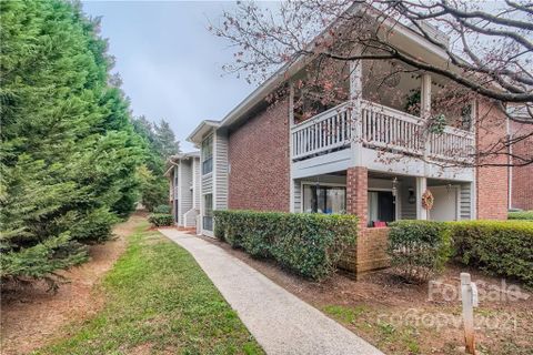 7960 Greenside Court