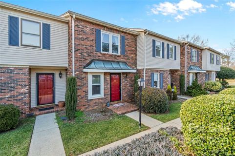 2705 N Center Street 60