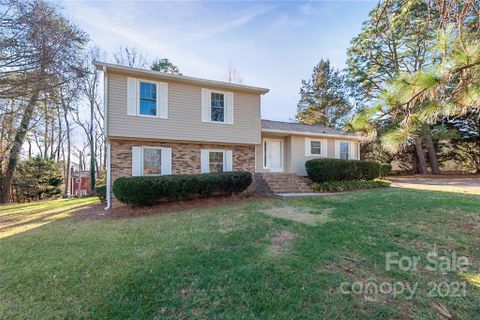1593 Brook Drive