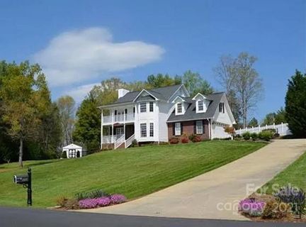 350 Windsor Drive sold home in Windsor Pointe, Taylorsville, NC