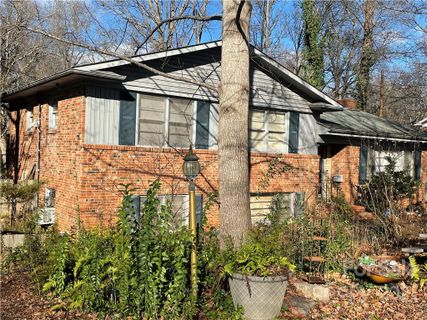 2221 Wensley Drive