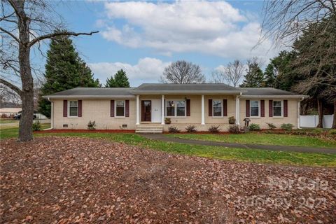 340 Pitts School Road sold home in Quail Hollow Park, Concord, NC