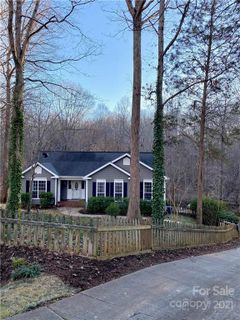 7815 Pinetuck Lane
