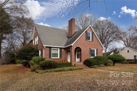 1921 Mecklenburg Avenue