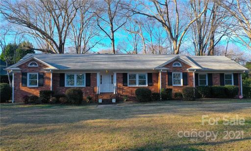 6300 Gaywind Drive sold home in Singing Springs, Charlotte, NC