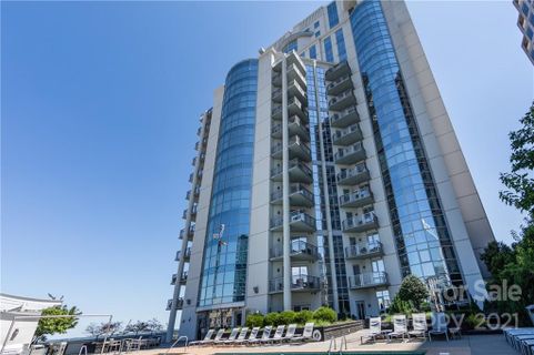 333 W Trade Street 802