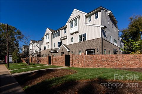 1220 Cotswold Place