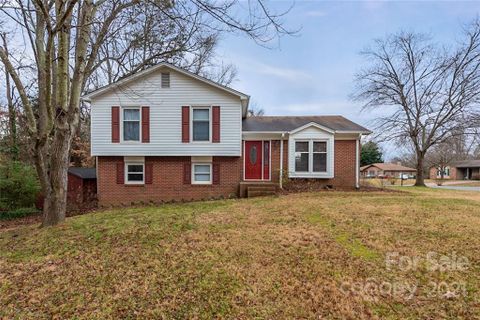 4708 Oakwood Circle