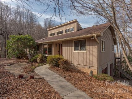 165 Skyway Drive sold home in Sky Village, Laurel Park, NC