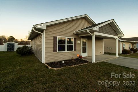 33 Volunteer Way Drive sold home in Dodd Meadows, East Flat Rock, NC