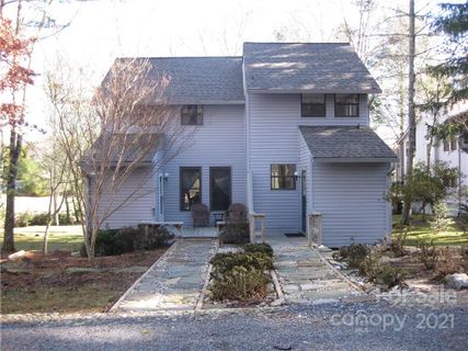 35 Lakeside Villas Drive