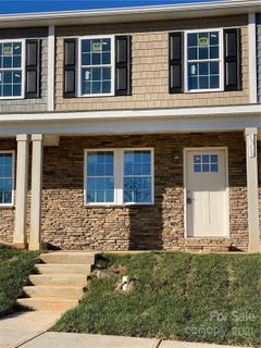 1556 Oak Leaf Drive B