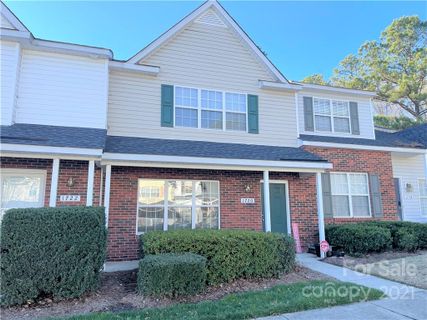 1720 Forest Side Lane