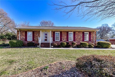 7513 Monroe Road