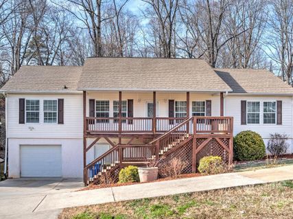 15 Grove Garden Avenue sold home in Biltmore Grove, Candler, NC