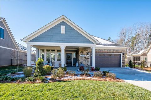 2209 Lincolnshire Lane
