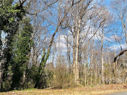 L24 Eastwood Drive sold home in Broadwood Acres, Statesville, NC