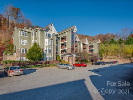 2000 Olde Eastwood Village Boulevard C202