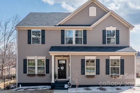 6928 Pin Oaks Drive sold home in Pin Oaks, Denver, NC