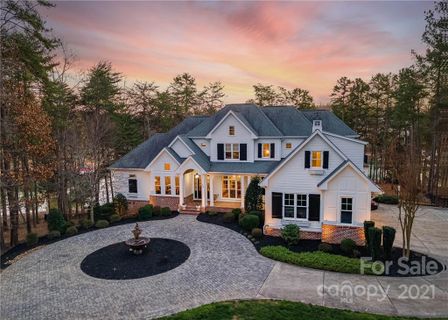 124 Brownstone Drive