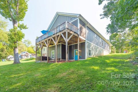 2 Pineview Street sold home in Busbee Heights, Asheville, NC
