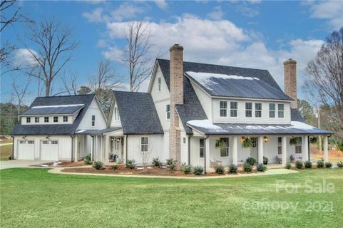 8422 Viking Drive sold home in Valhalla Farms, Marvin, NC